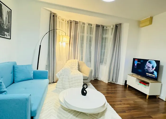 Cozy Southampton Apt With Free Parking